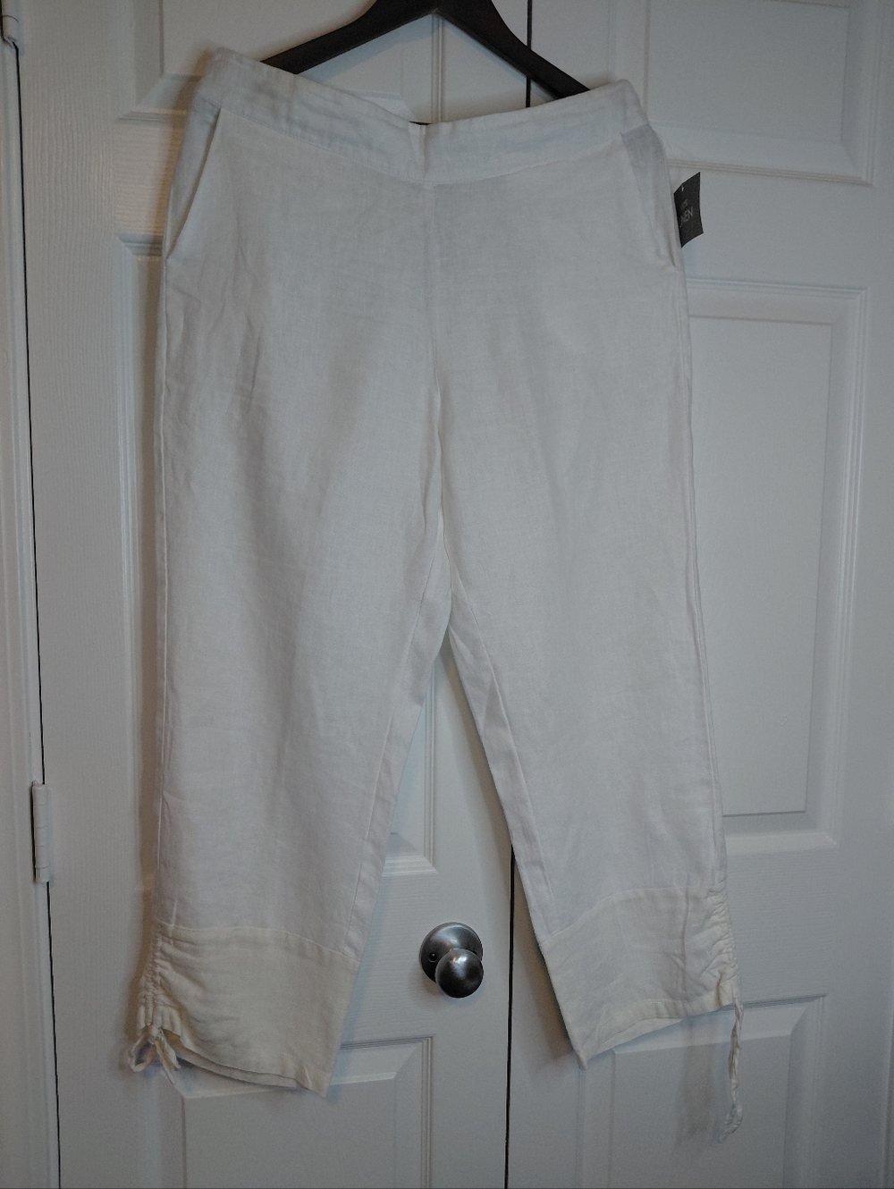 For Cynthia White Linen Crop Pants with Drawstring Cuff .New. Size L.